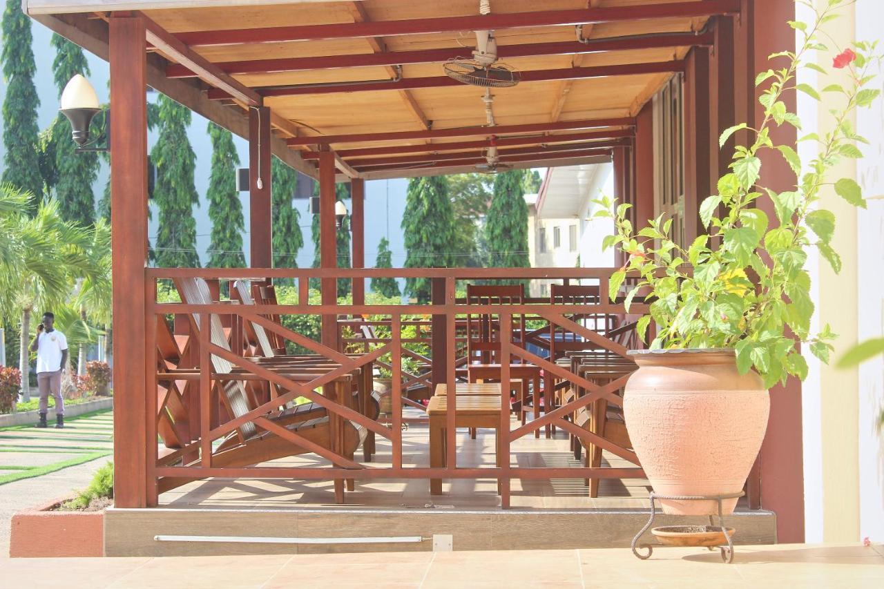 The Congress Hotel Accra Bagian luar foto