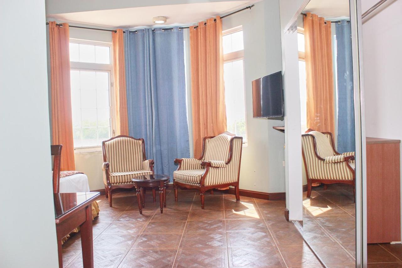 The Congress Hotel Accra Bagian luar foto