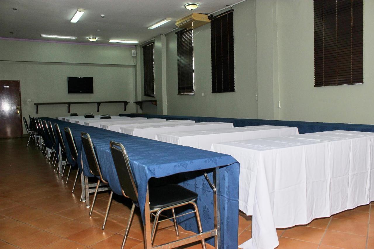 The Congress Hotel Accra Bagian luar foto