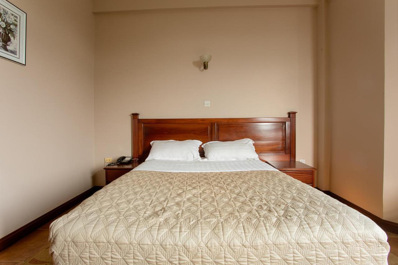 The Congress Hotel Accra Bagian luar foto