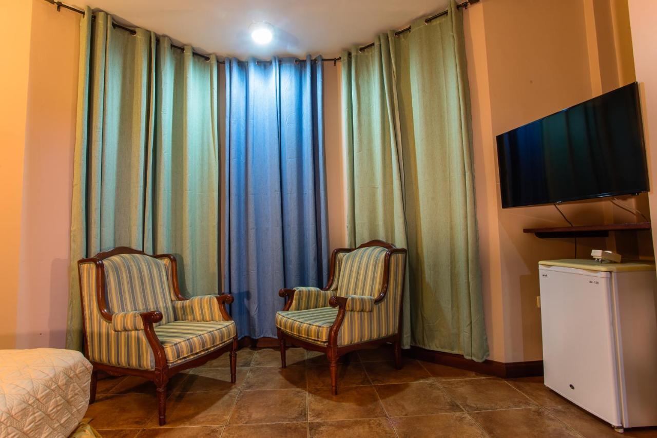 The Congress Hotel Accra Bagian luar foto