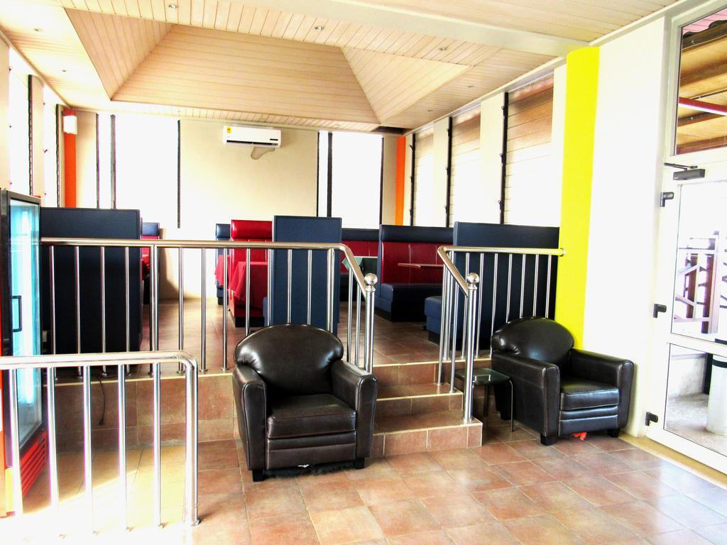 The Congress Hotel Accra Bagian luar foto
